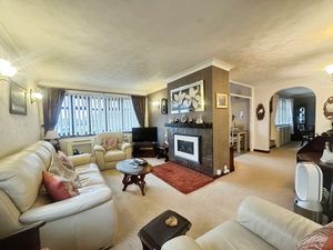 Lounge- click for photo gallery